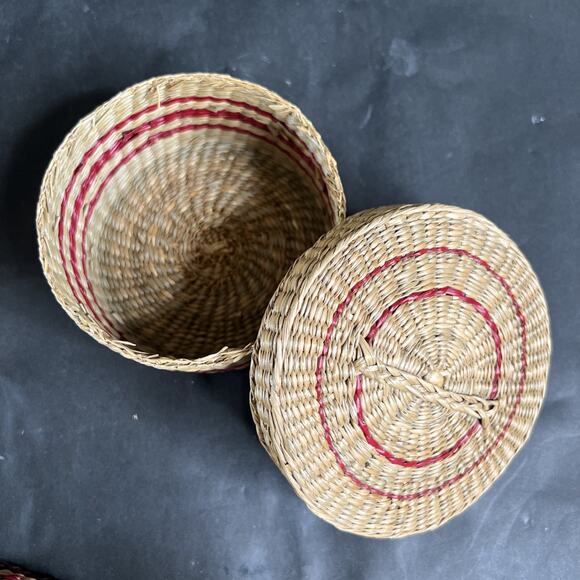 VTG Colored Sweetgrass Baskets Set of 3 w/Lids Tight Weave Boho Natural Decor - Picture 5 of 11